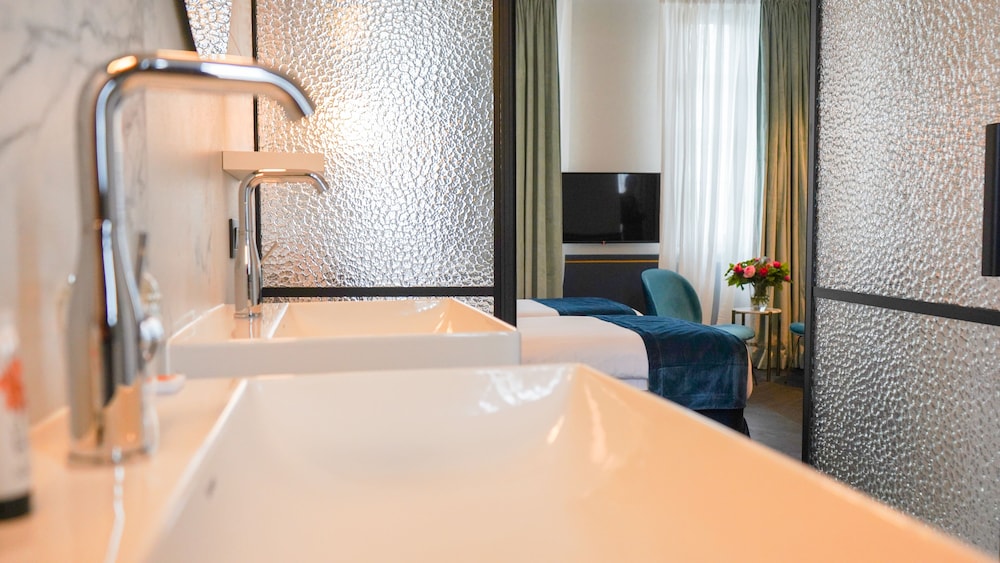 Amosa Hotel Liege & Sava Natures Cuisine 49/50