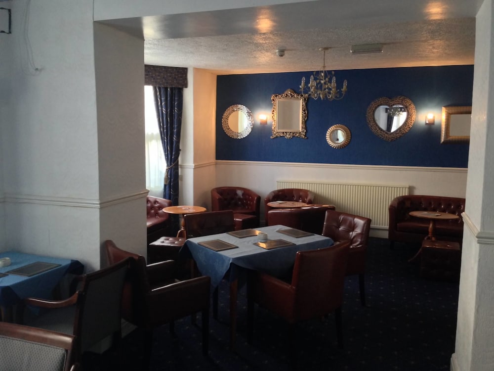 Rivelyn Hotel 25/35