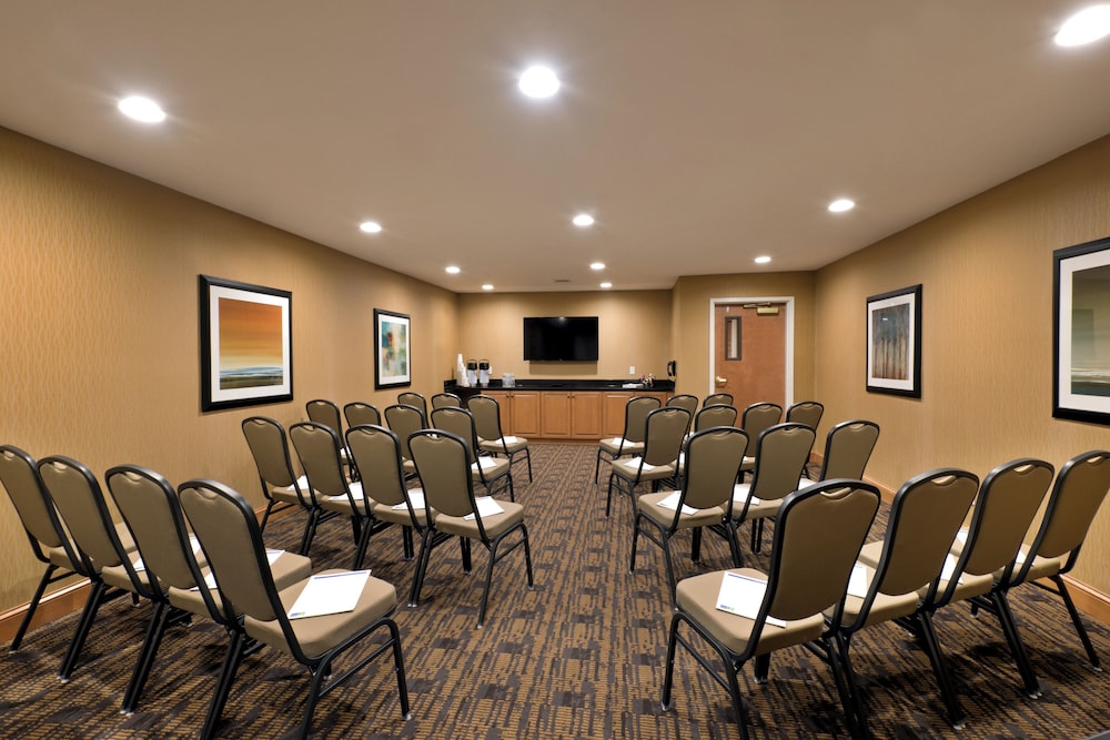 Holiday Inn Express And Suites Fraser Winter Park Area Formerly the Pinnacle Lodge 62/73