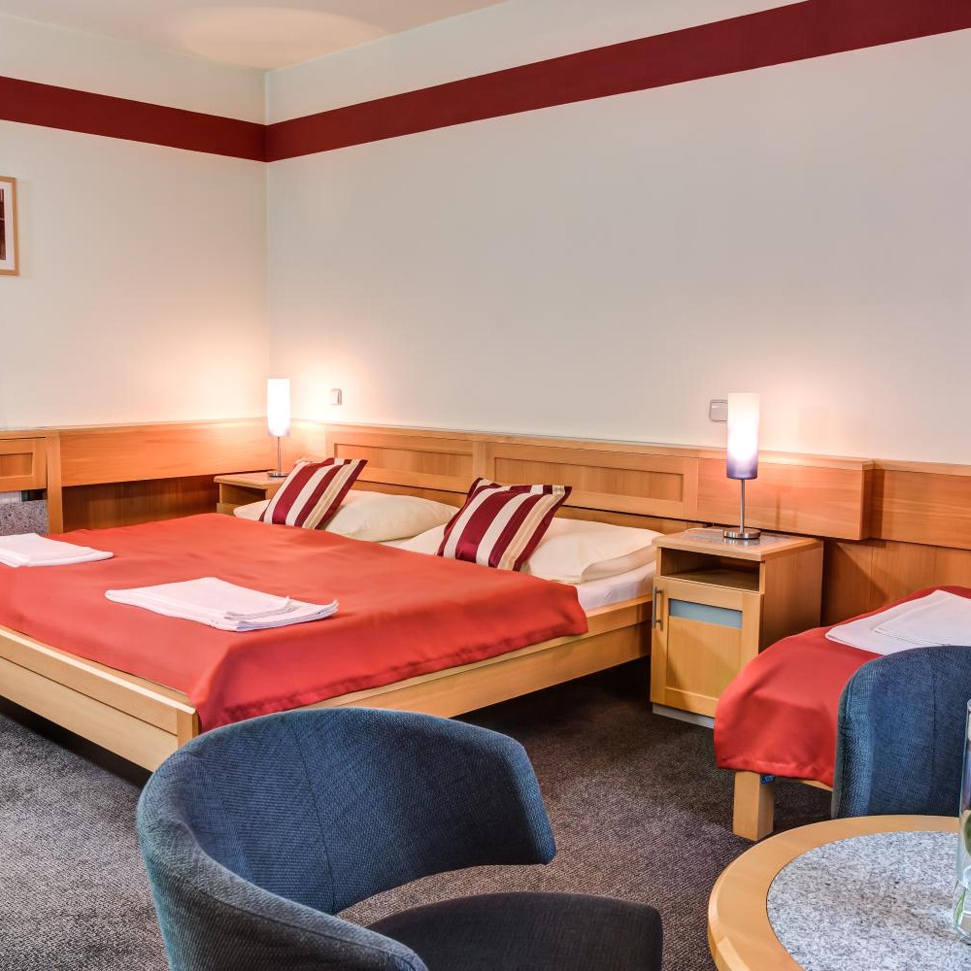 Room, Triple