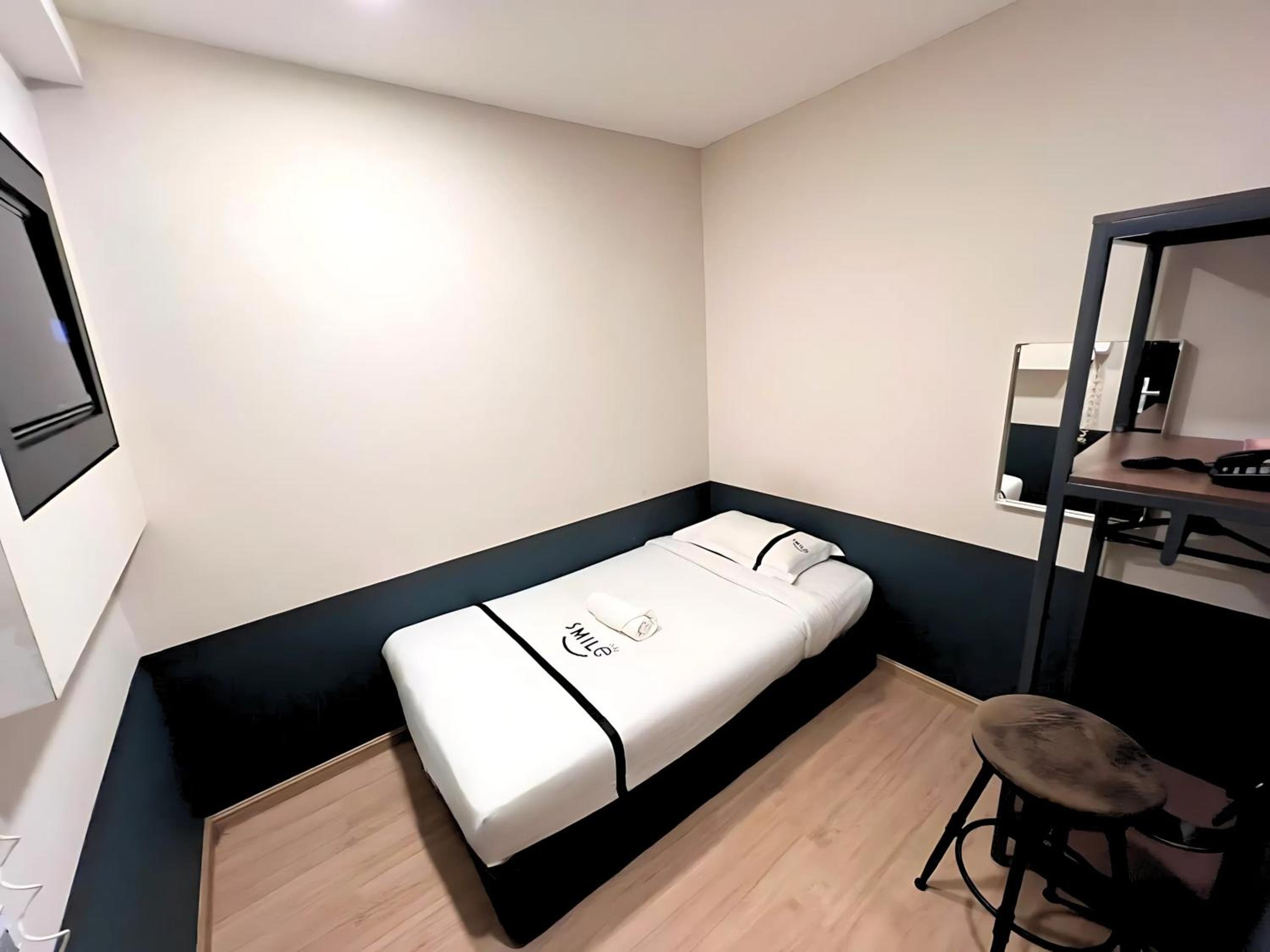 Room, Single
