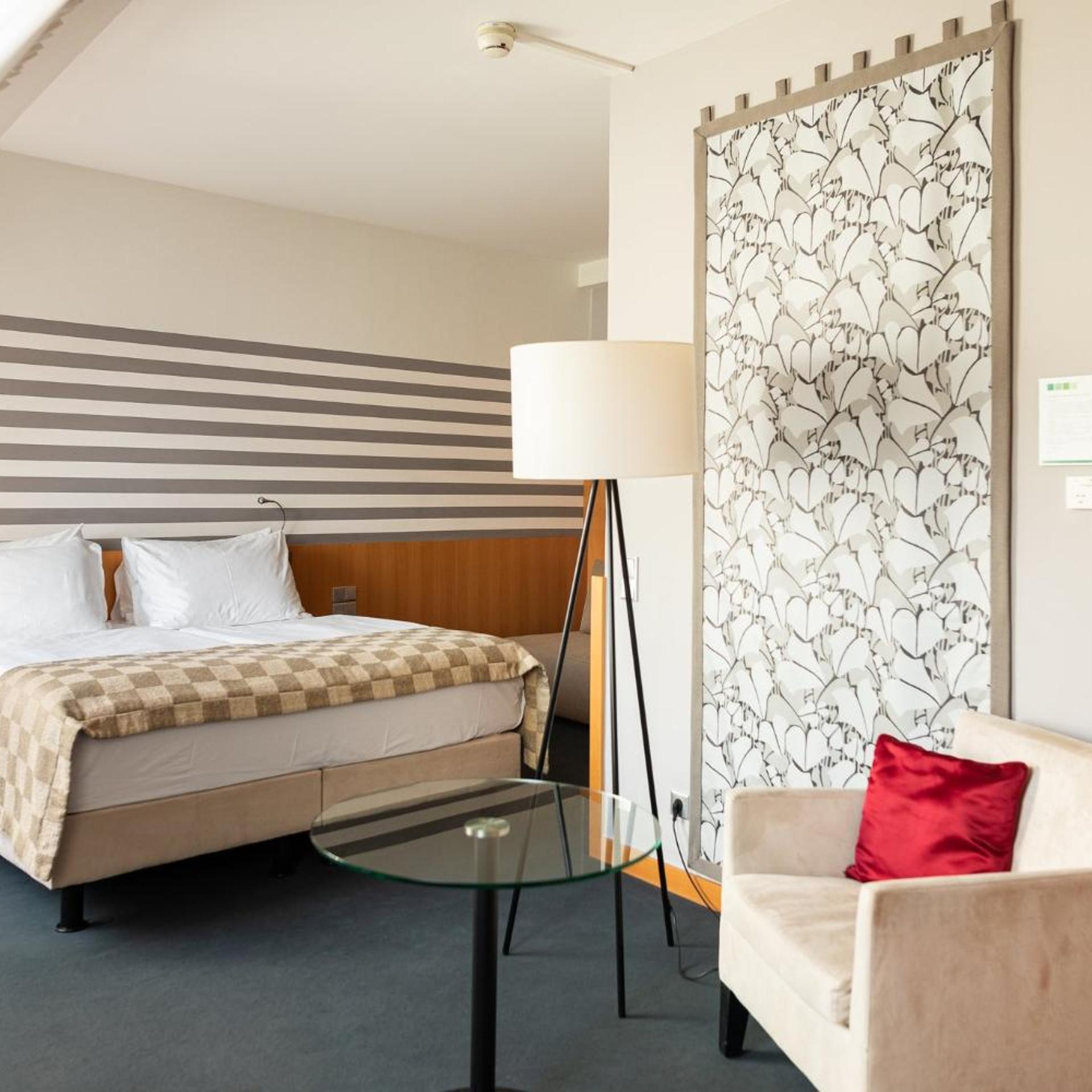 Premium, King Bed, Attic