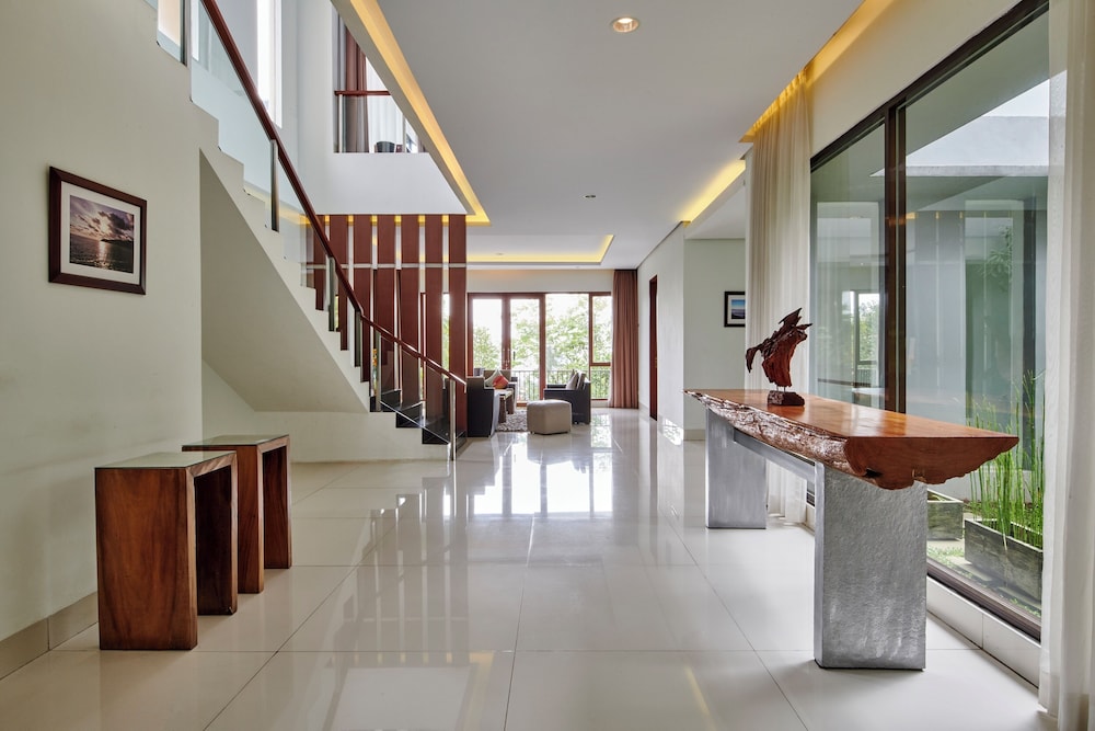 Permai Villa Dago with Pool 10/50