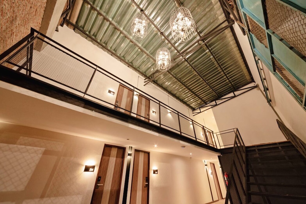 The Entaneer Poshtel - Hostel 2/42