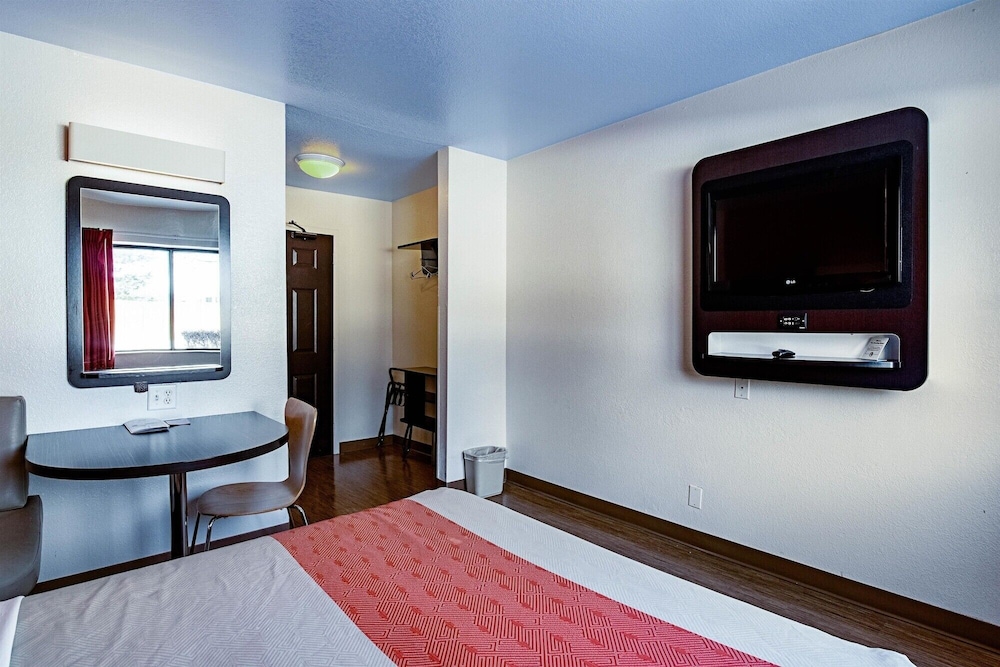 Motel6 Palatine, IL - Chicago Northwest 28/52