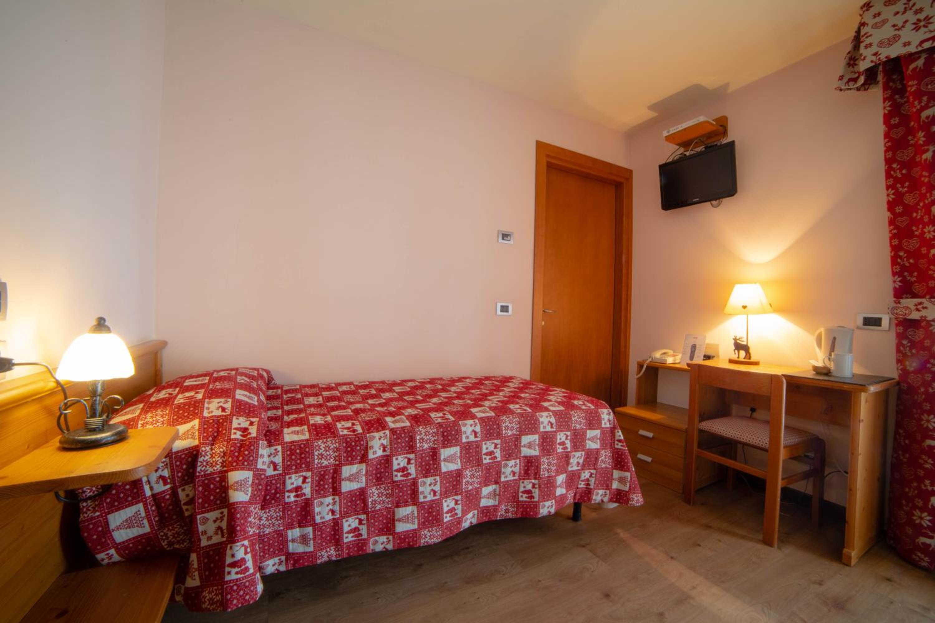 Room, Single