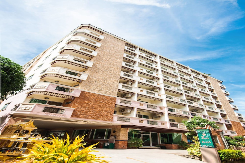 Sa-Bai-Dee Condo 6/39