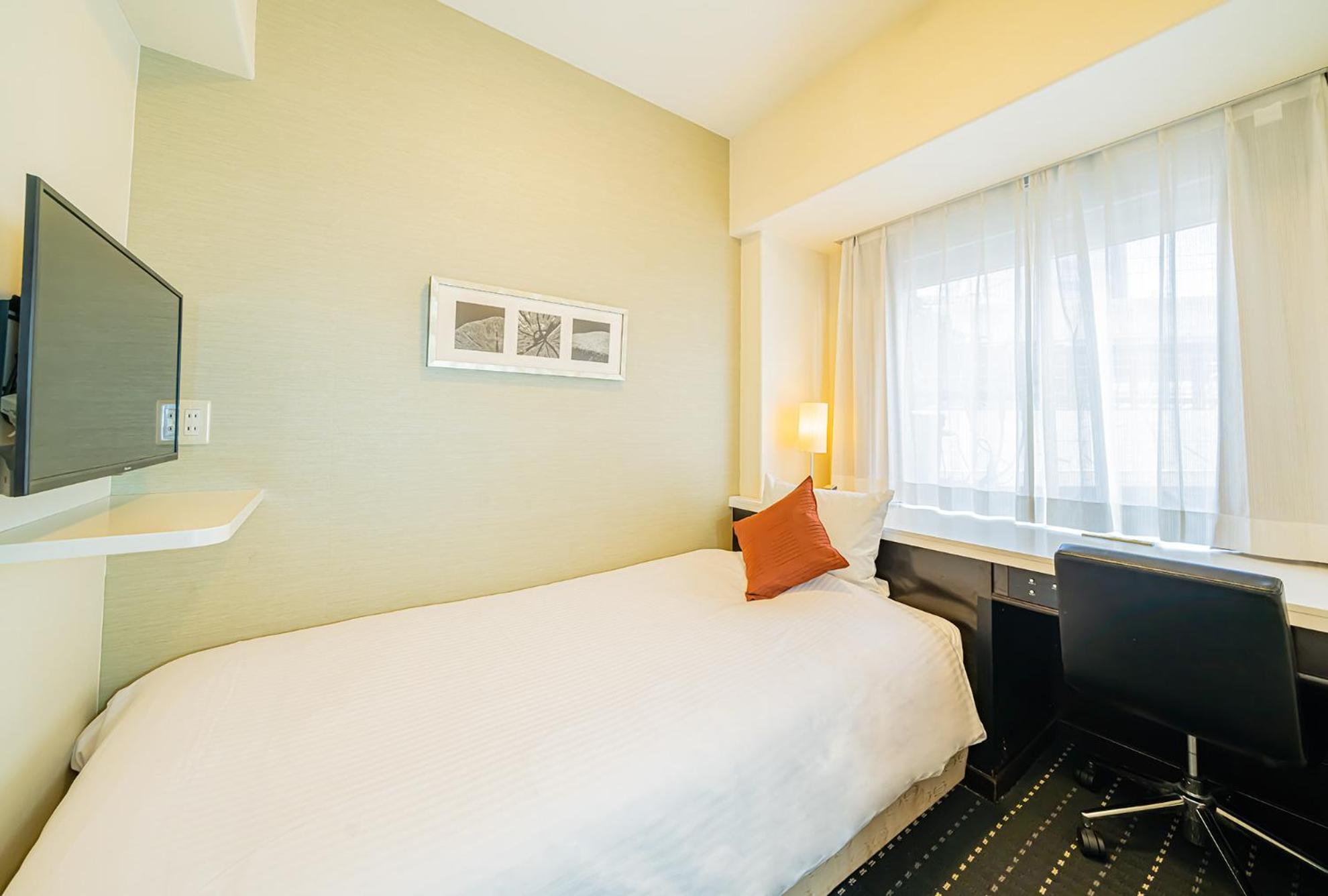 BASIC, DOUBLE BED, BATHTUB