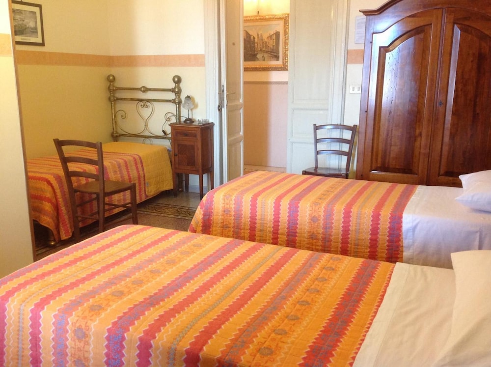 Albergo Cavour 14/35