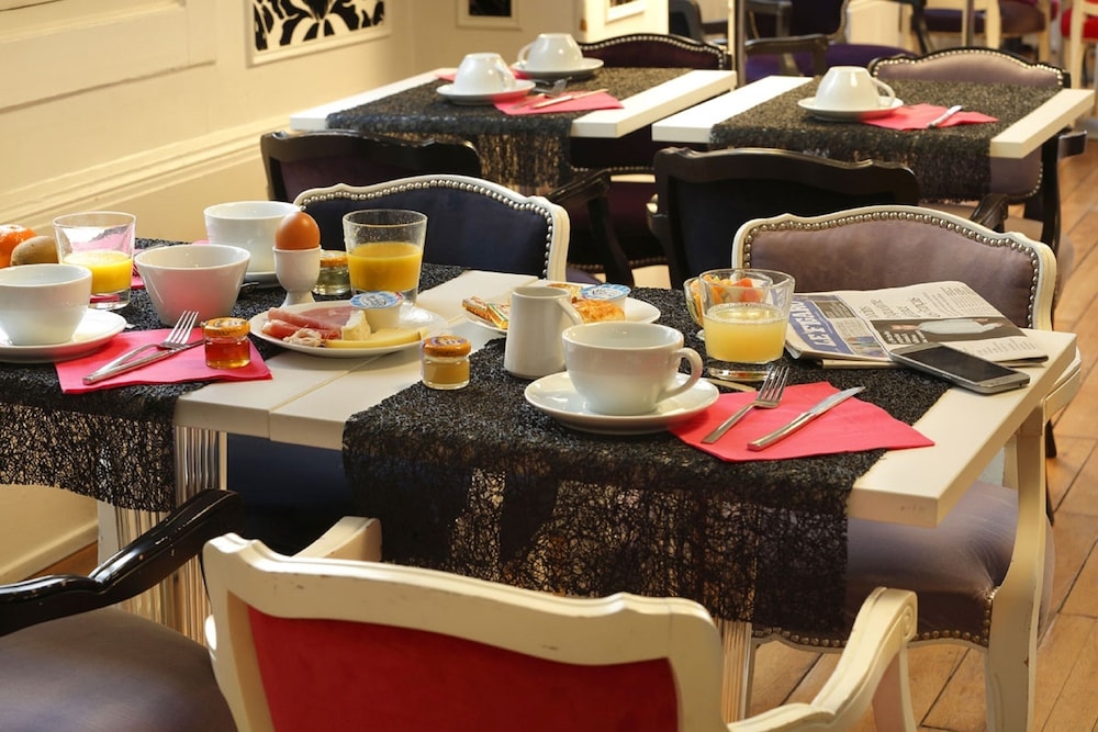Hotel De Paris 48/57