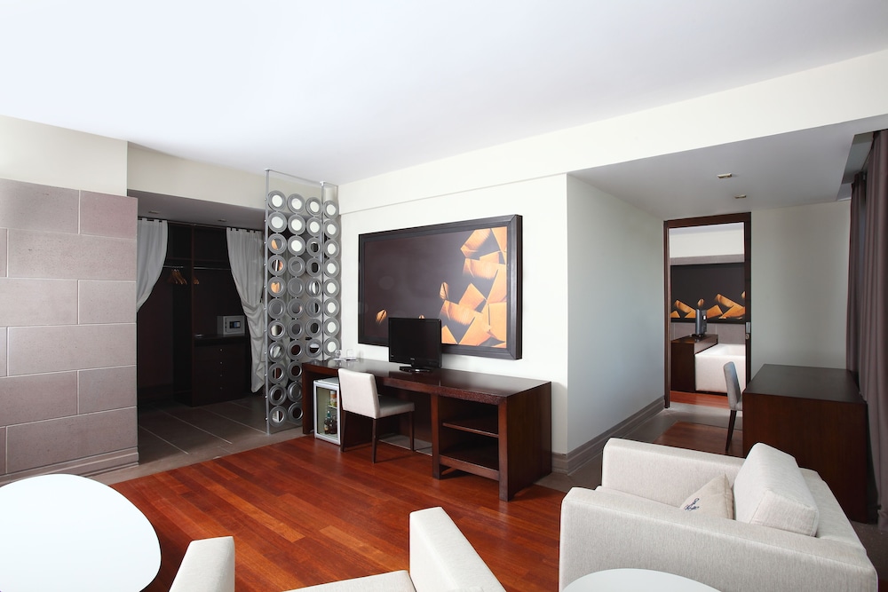 No:81 Hotel 9/50
