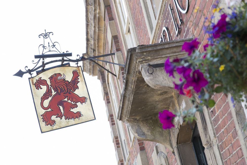 Red Lion - B&amp;B 4/39