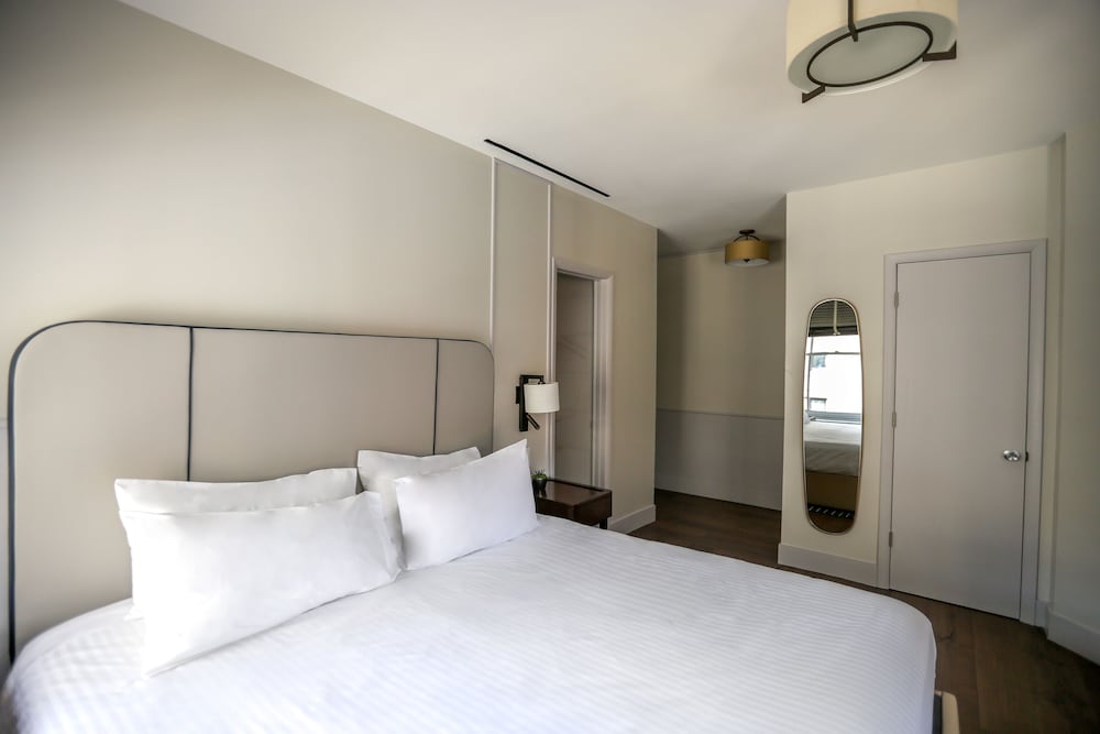 Belleclaire Hotel 20/75