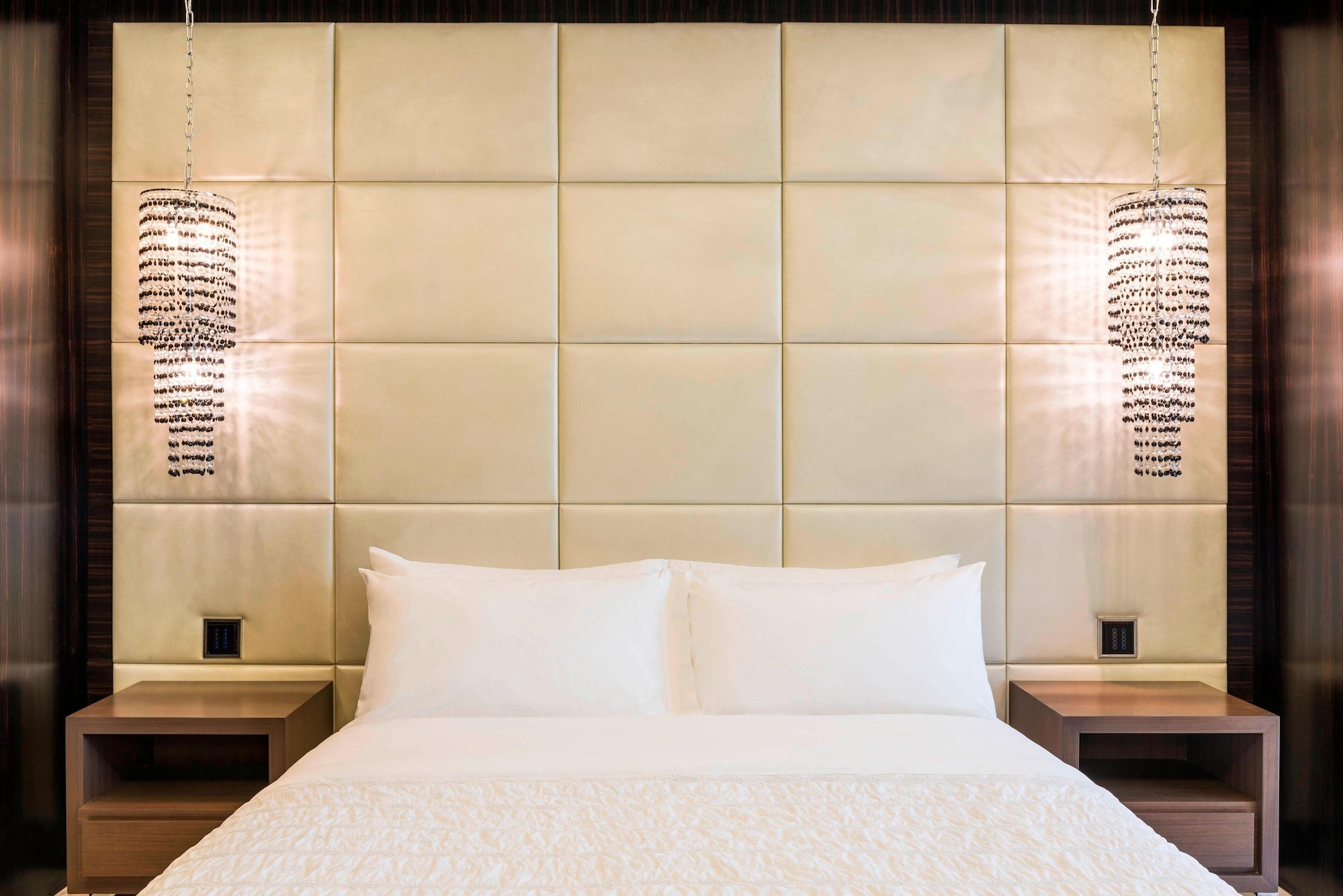 1 Bedroom, Deluxe, Suite, Le Meridien Dubai Hotel and Conference Centre 3/5