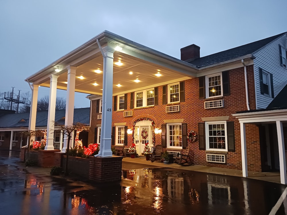 Colonial Inn Seekonk 2/58