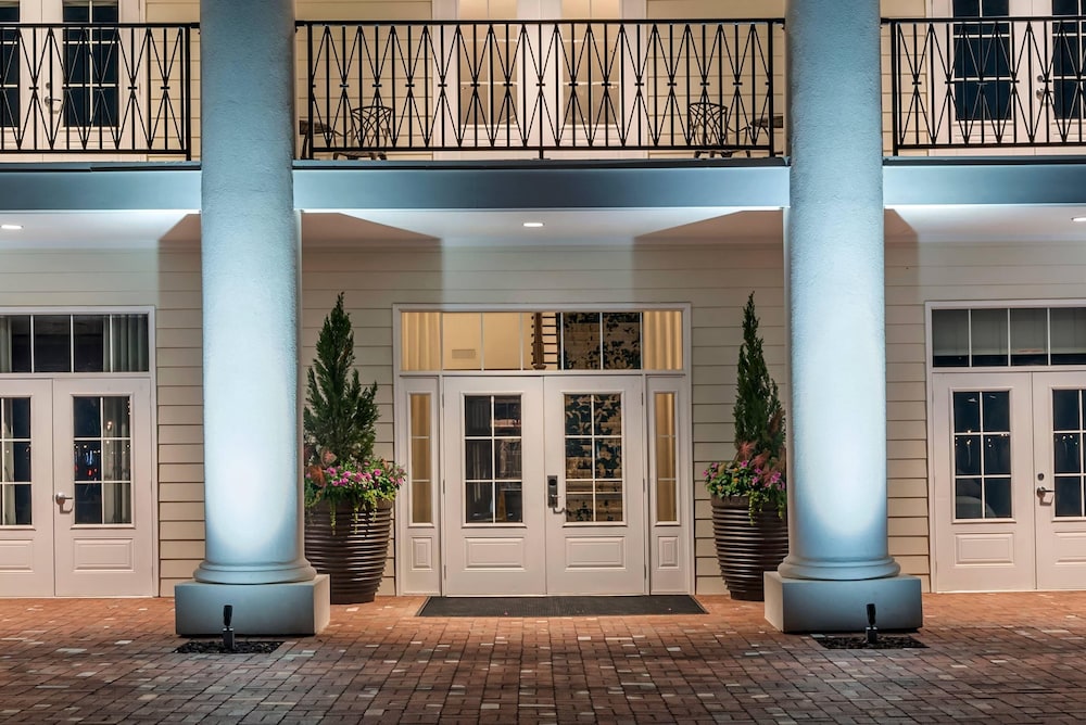 Lyric Hotel West End, Trademark Collection by Wyndham 3/50