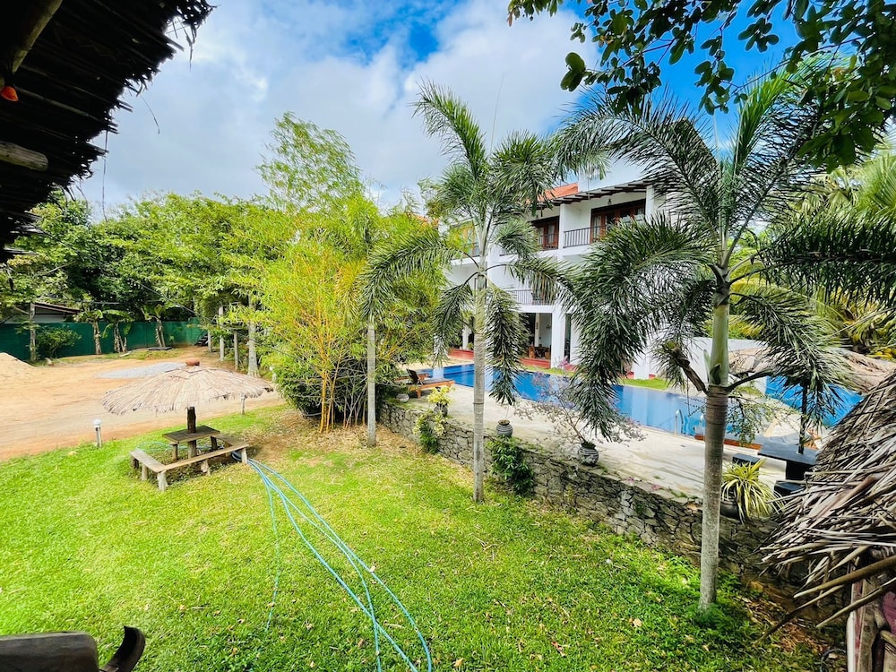 Amelia Resort 34/50