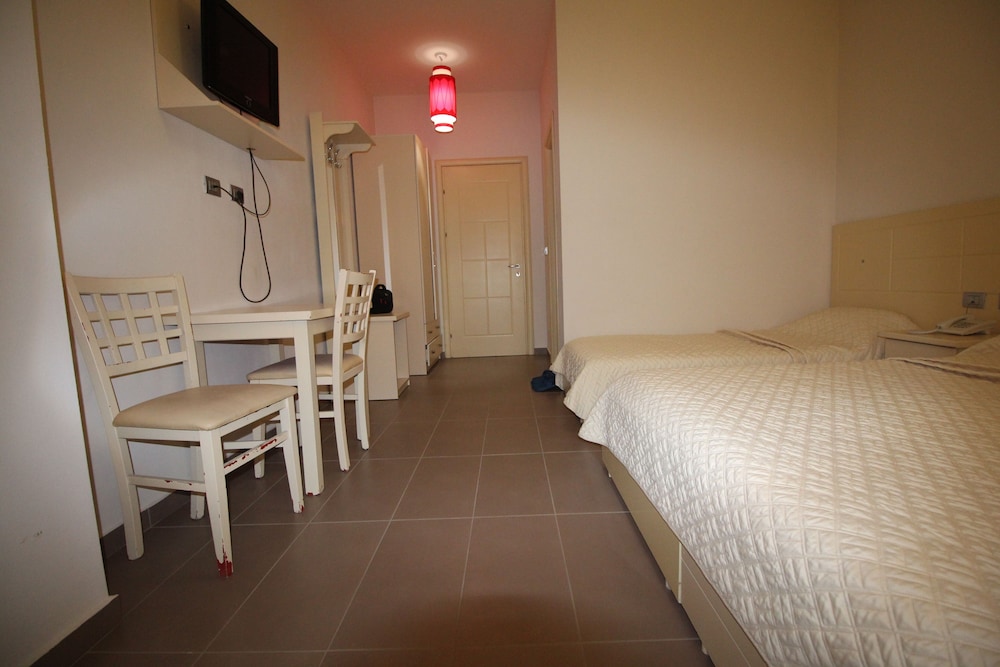 Hotel Piazza 16/50