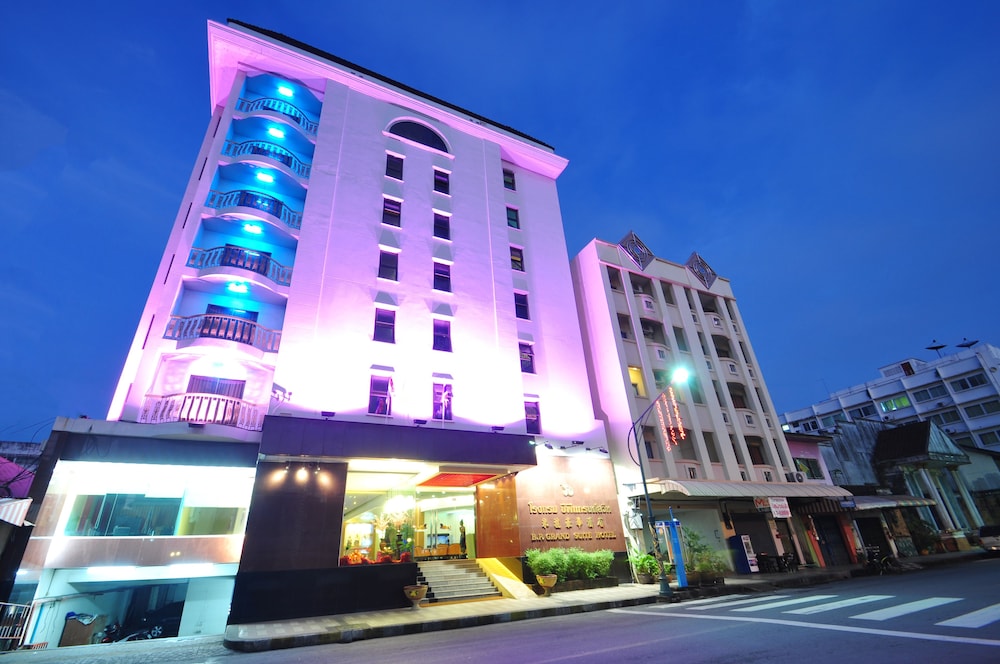 Bp Grand Suite Hotel 8/43