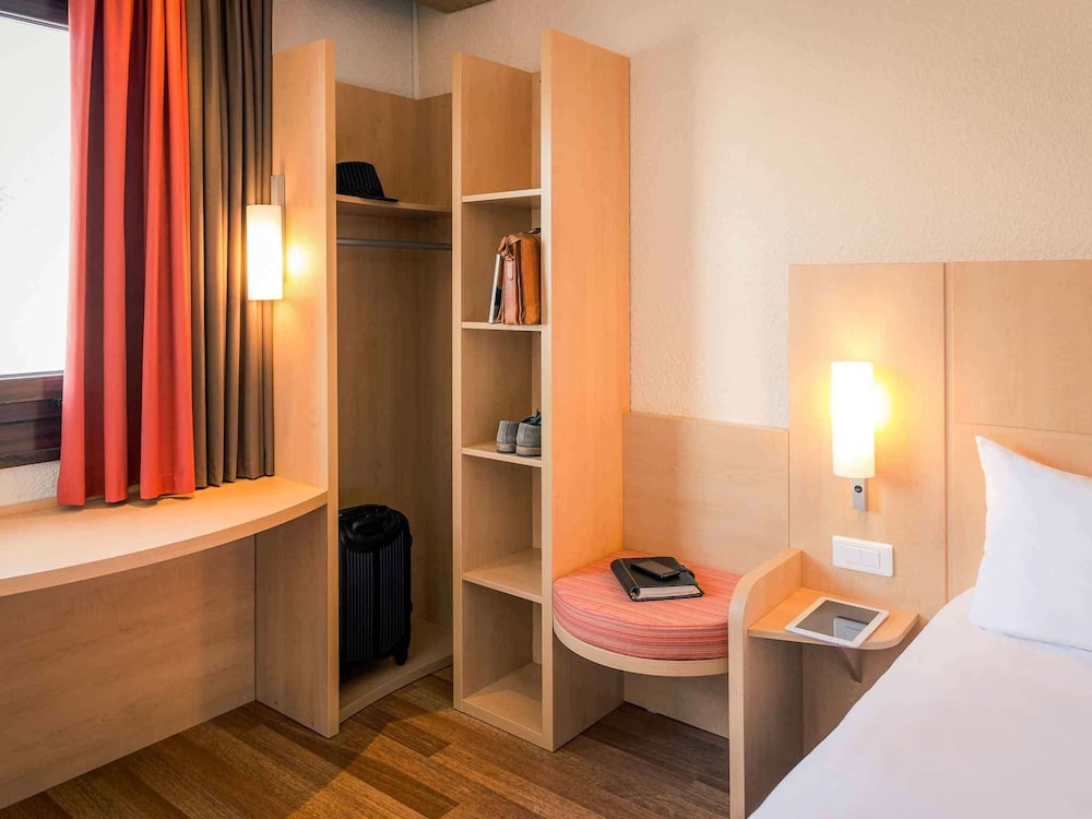 Ibis Grenoble Gare 17/56