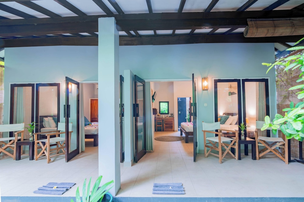 Bale Sampan Bungalows 6/64