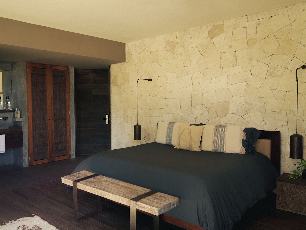 SUITE, PLUNGE POOL, TERRACE
