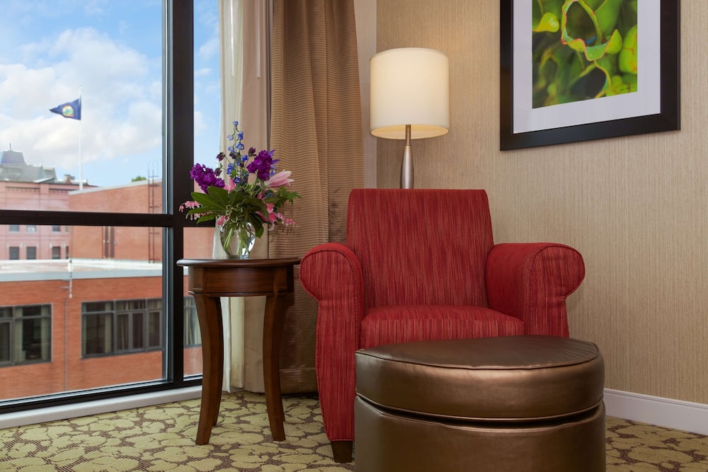 Hilton Garden Inn Burlington Downtown 43/73