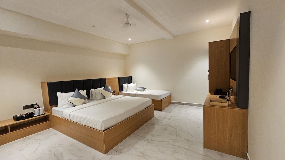 FAMILY, DOUBLE OR TWIN BED