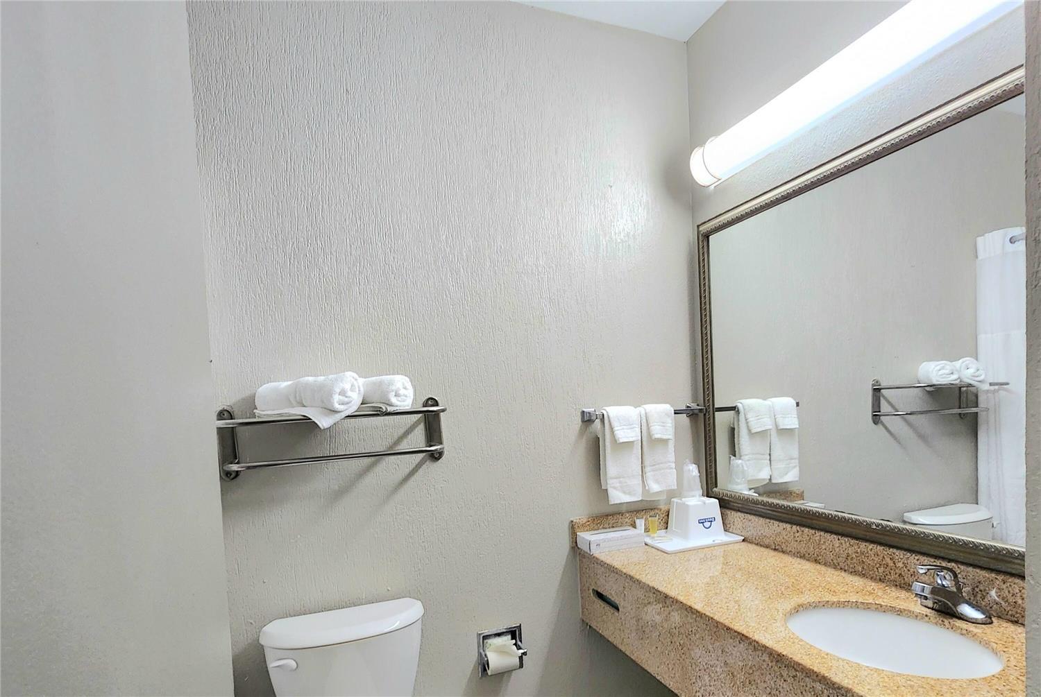 Days Inn by Wyndham Denham Springs-Baton Rouge East 14/16