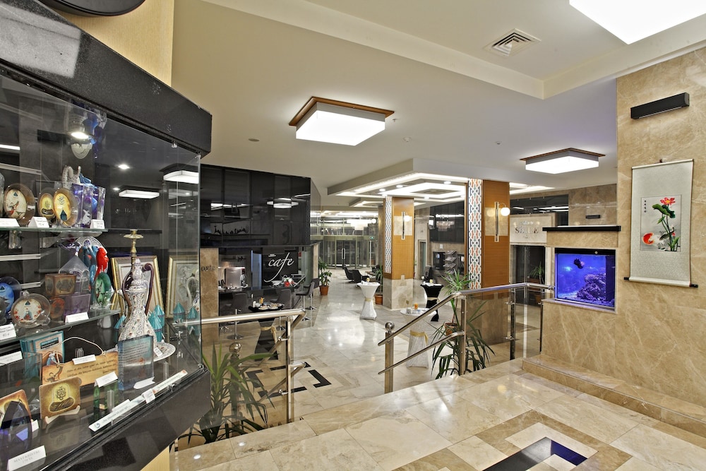 Selcuk Hotel Sems I Tebrizi 52/93