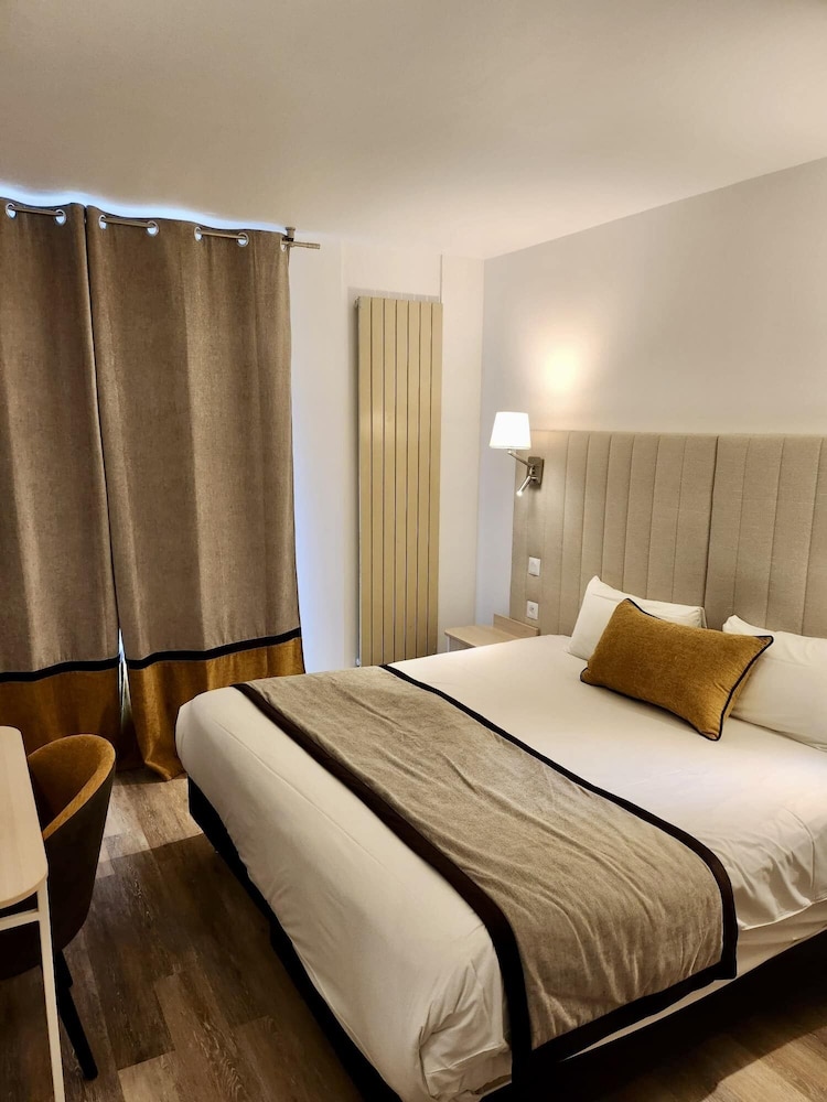 SUPERIOR, DOUBLE BED