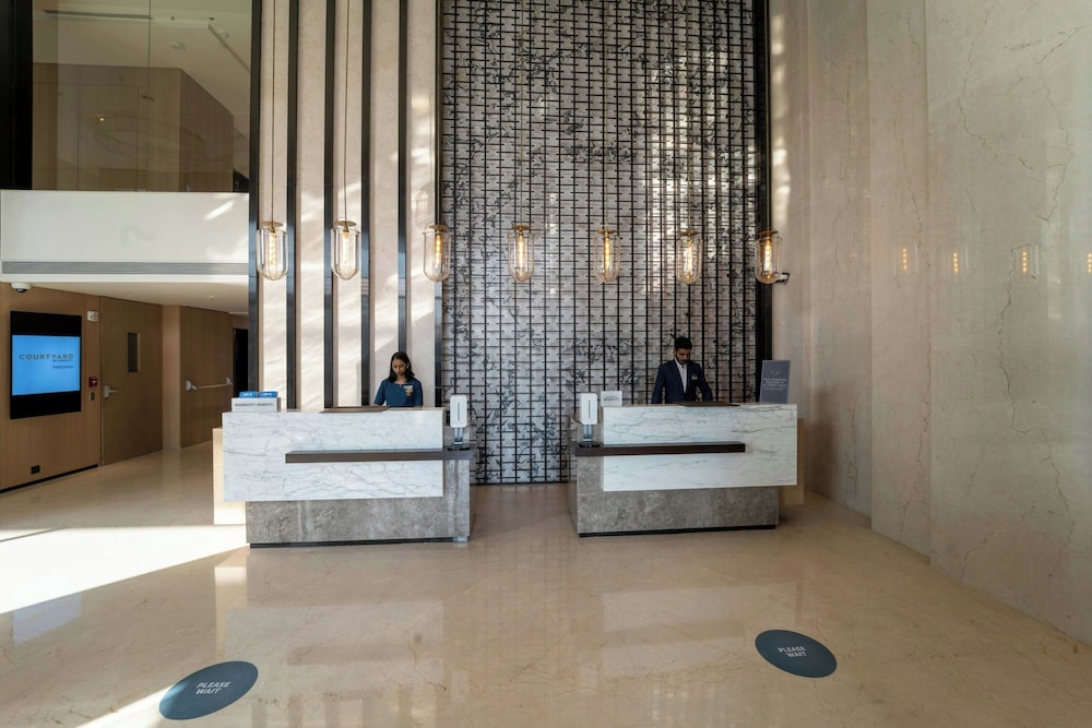 Courtyard By Marriott Vadodara 6/45