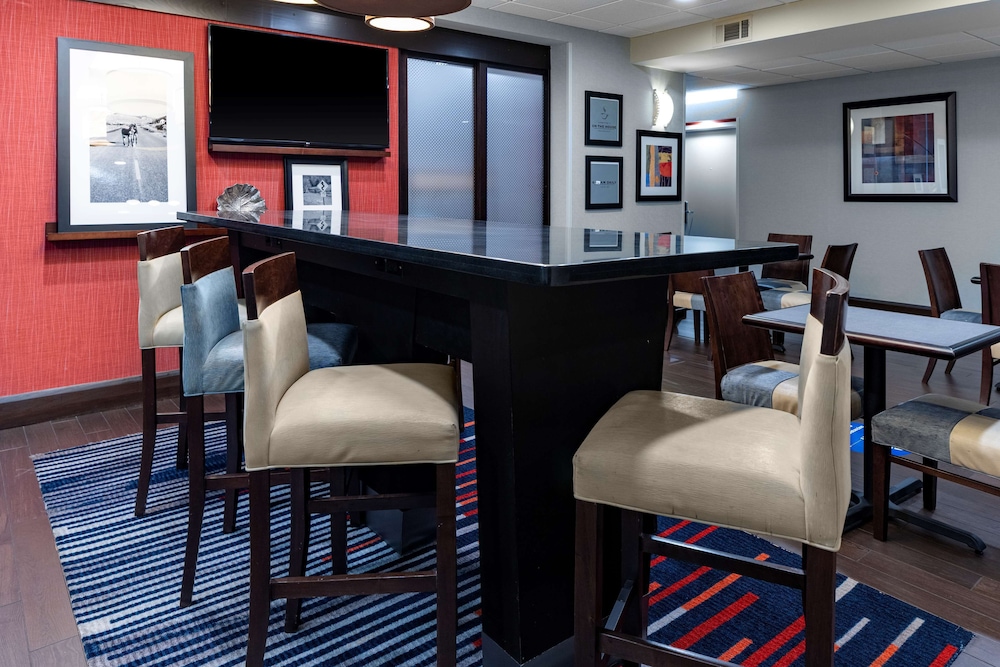 Hampton Inn Columbia Tn 25/29