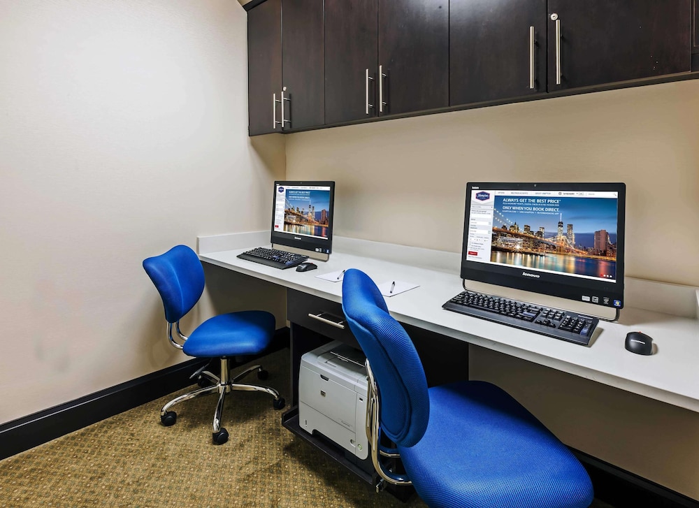 Hampton Inn and Suites Lake Jackson-Clute 39/41