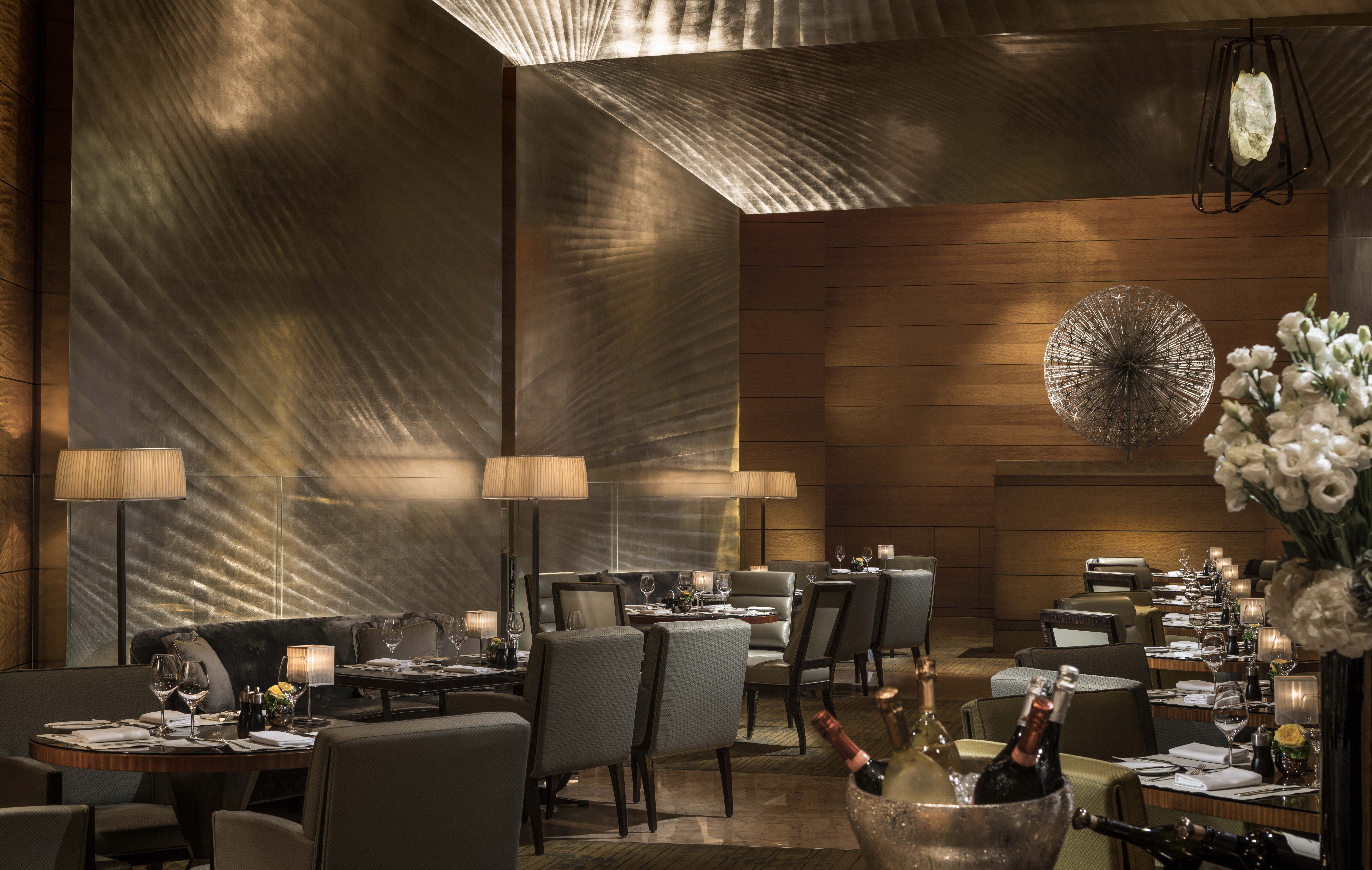 Four Seasons Hotel Hong Kong 59/76
