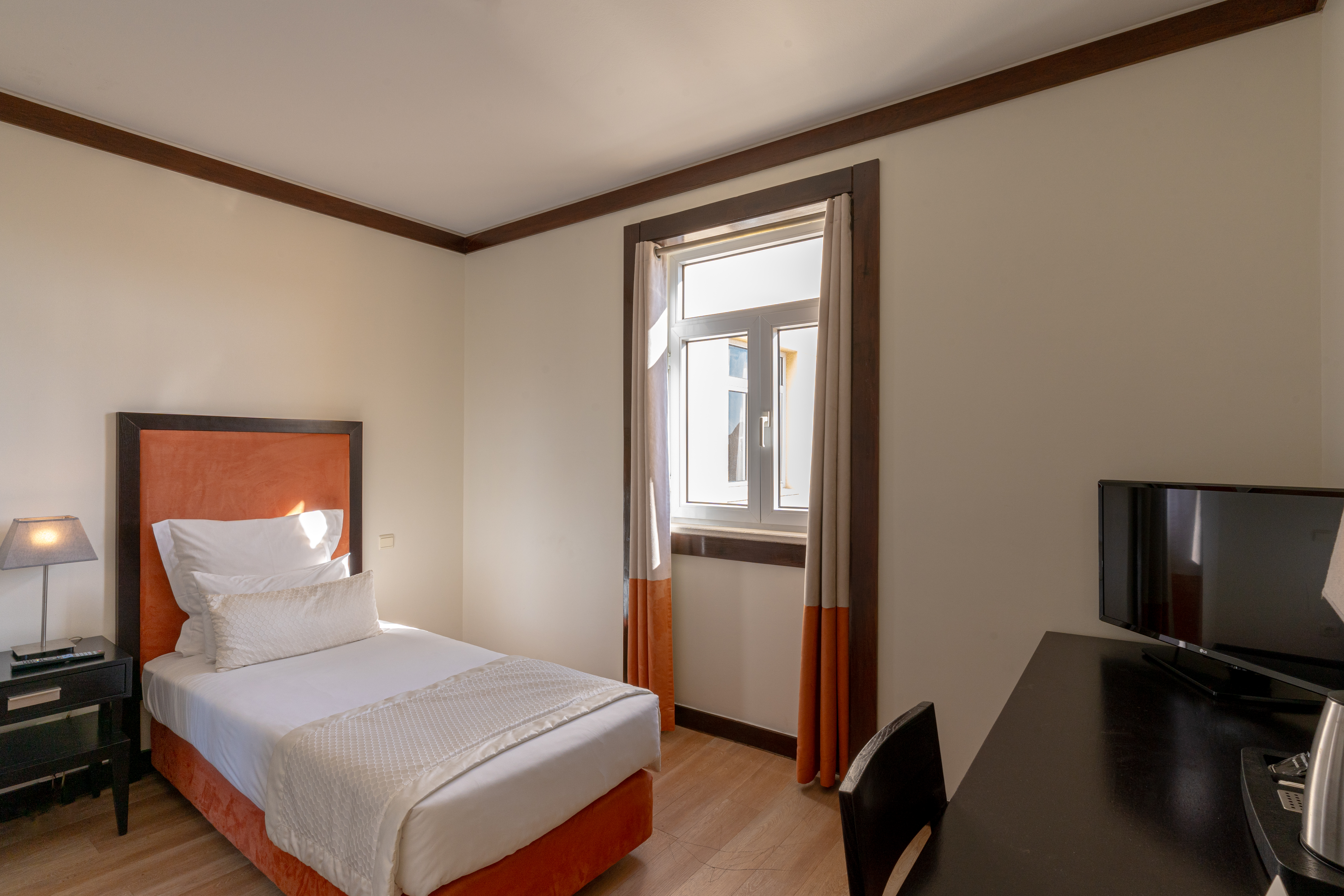 Room, Single