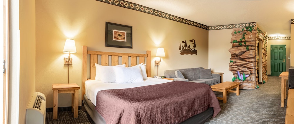 WOLF DEN, SUITE, DEN