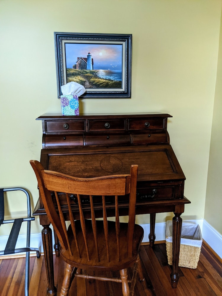 Grand Lux Inn 36/47