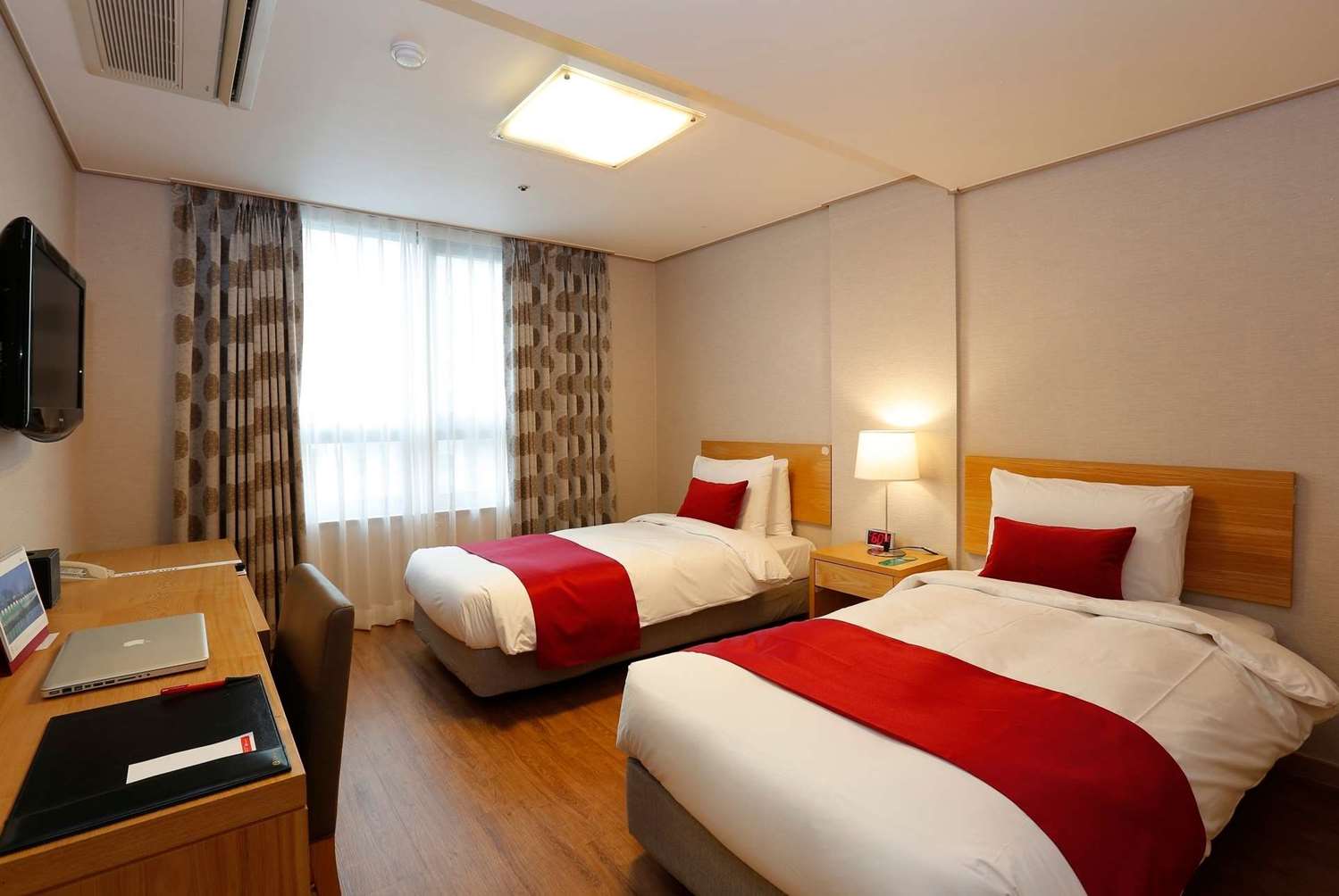 Ramada by Wyndham Seoul Dongdaemun 8/20