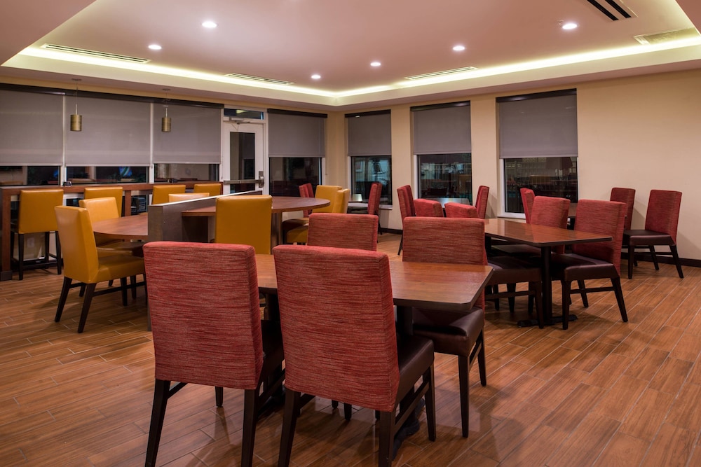 Towneplace Suites By Marriott Charleston-West Ashley 28/31