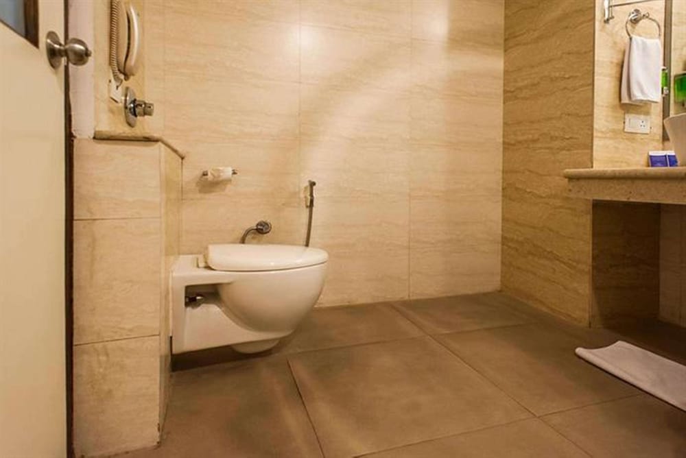 Hotel Legend Sarovar Portico 26/28