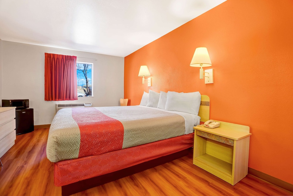 Motel6 Espanola, NM 18/48