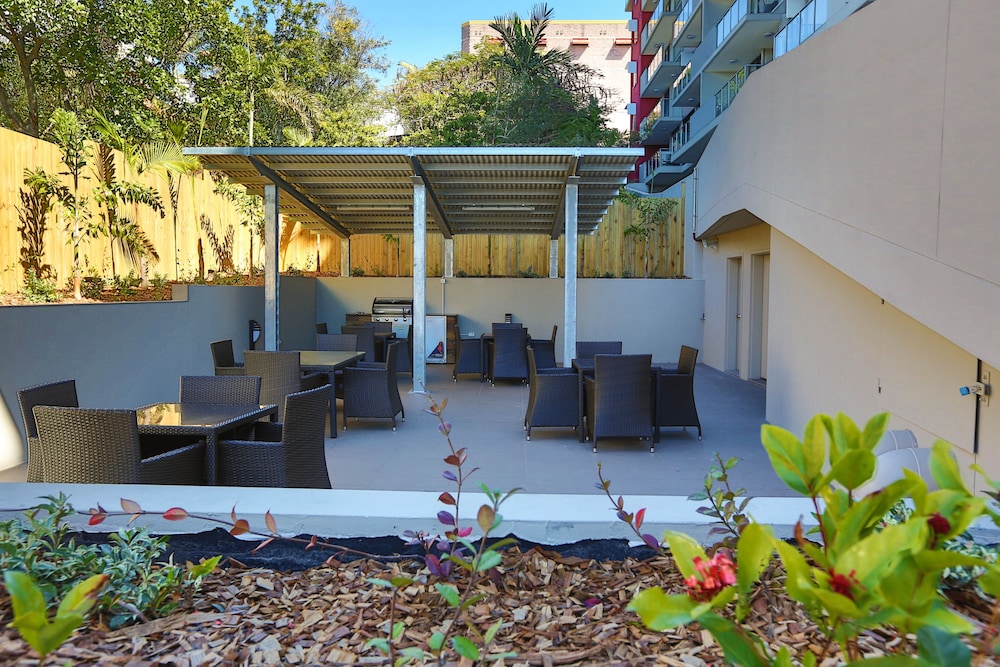 Gladstone Central Plaza 45/60