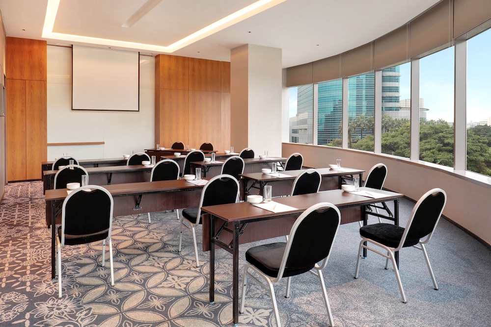 Mercure Jakarta Gatot Subroto 67/78