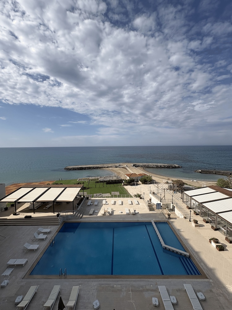 ADA BEACH HOTEL 35/50