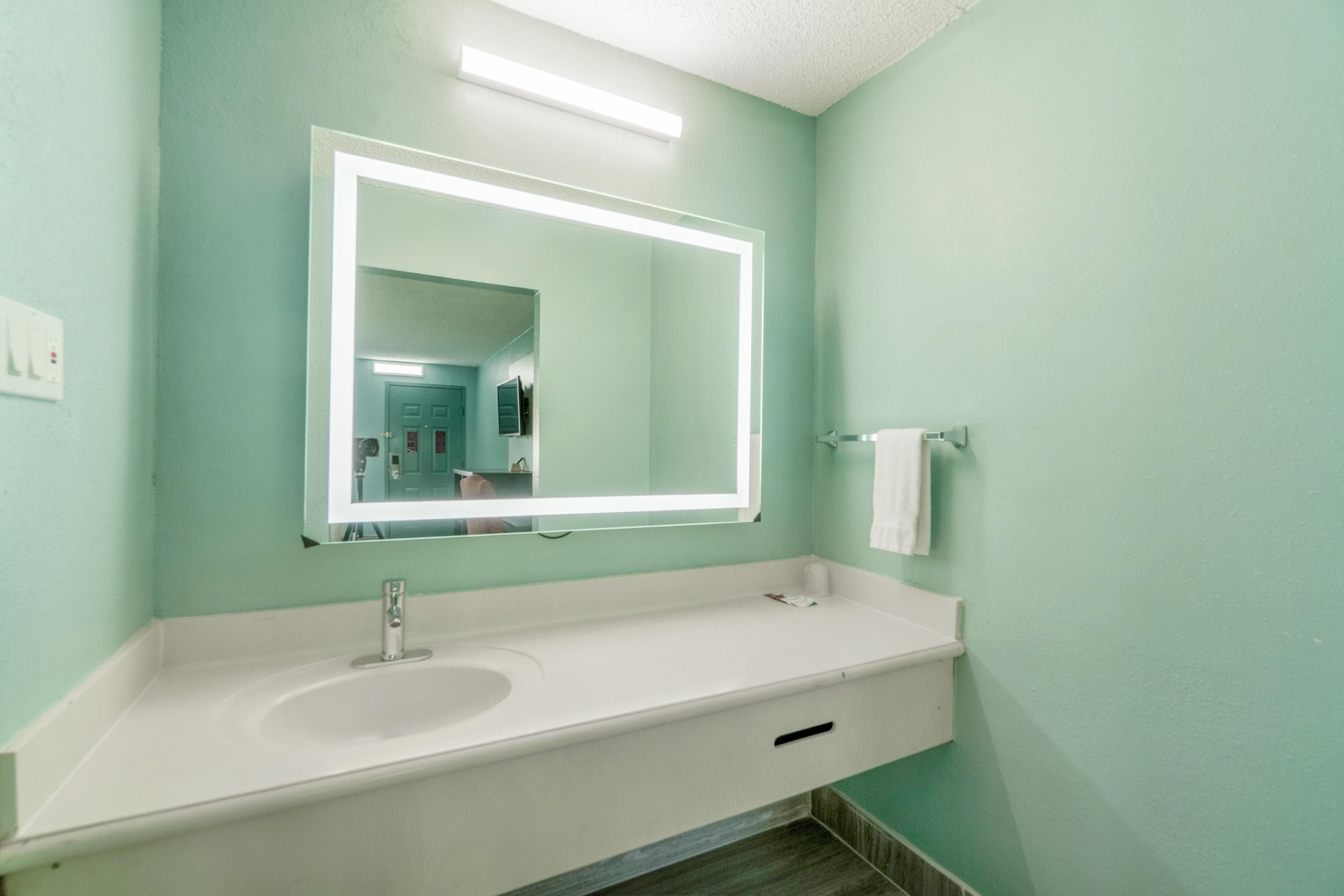 Lone Star Inn & Suites Harlingen TX 59/60