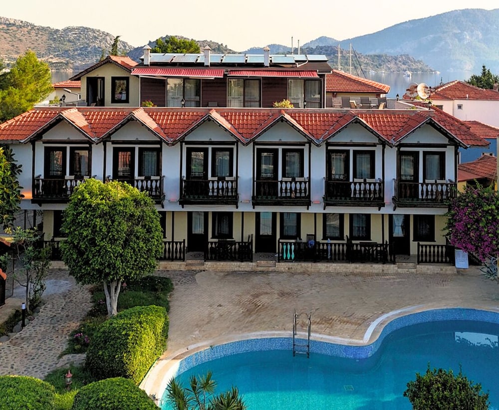 Palmetto Resort Selimiye 3/50