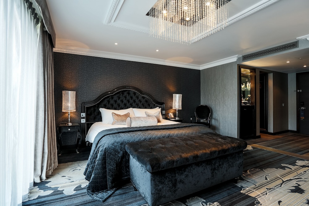 Hilton London Syon Park 26/81