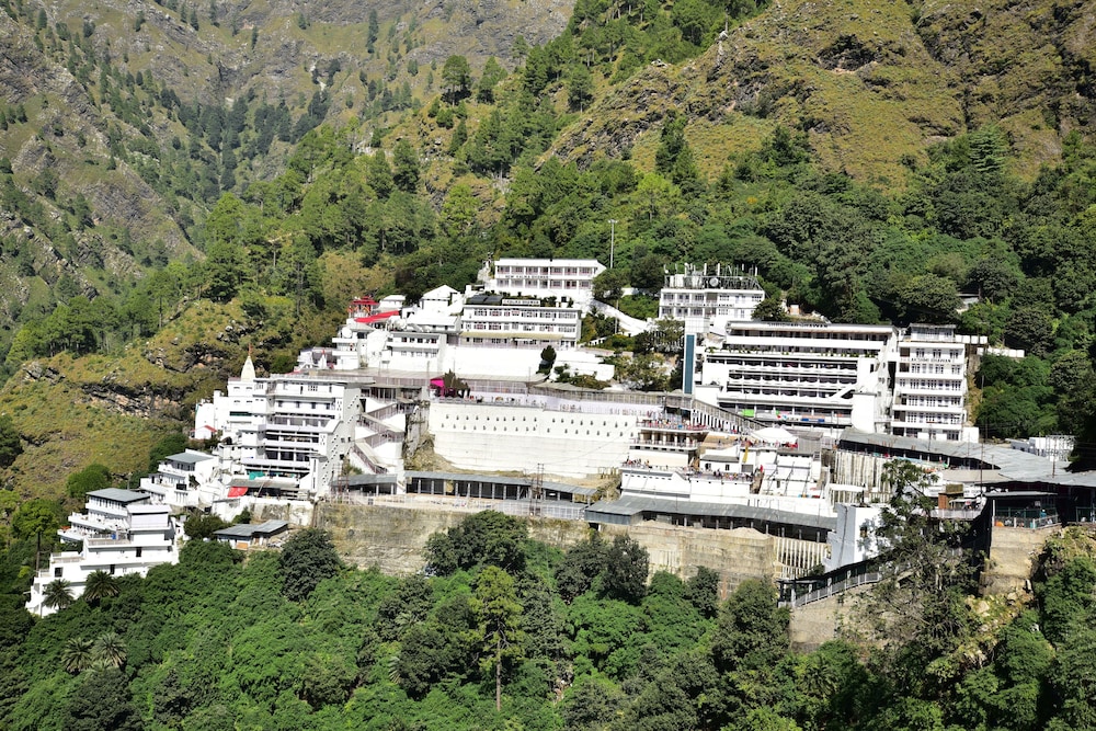 Vivanta Katra Vaishno Devi 40/50