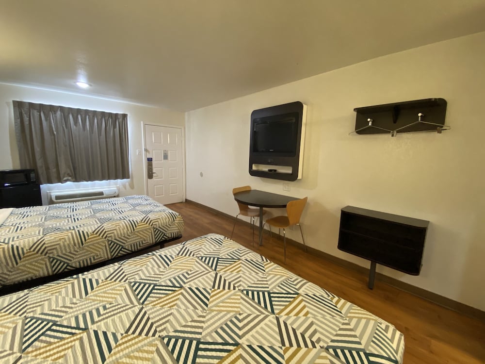 Motel6 Bryan, TX - College Station 59/67